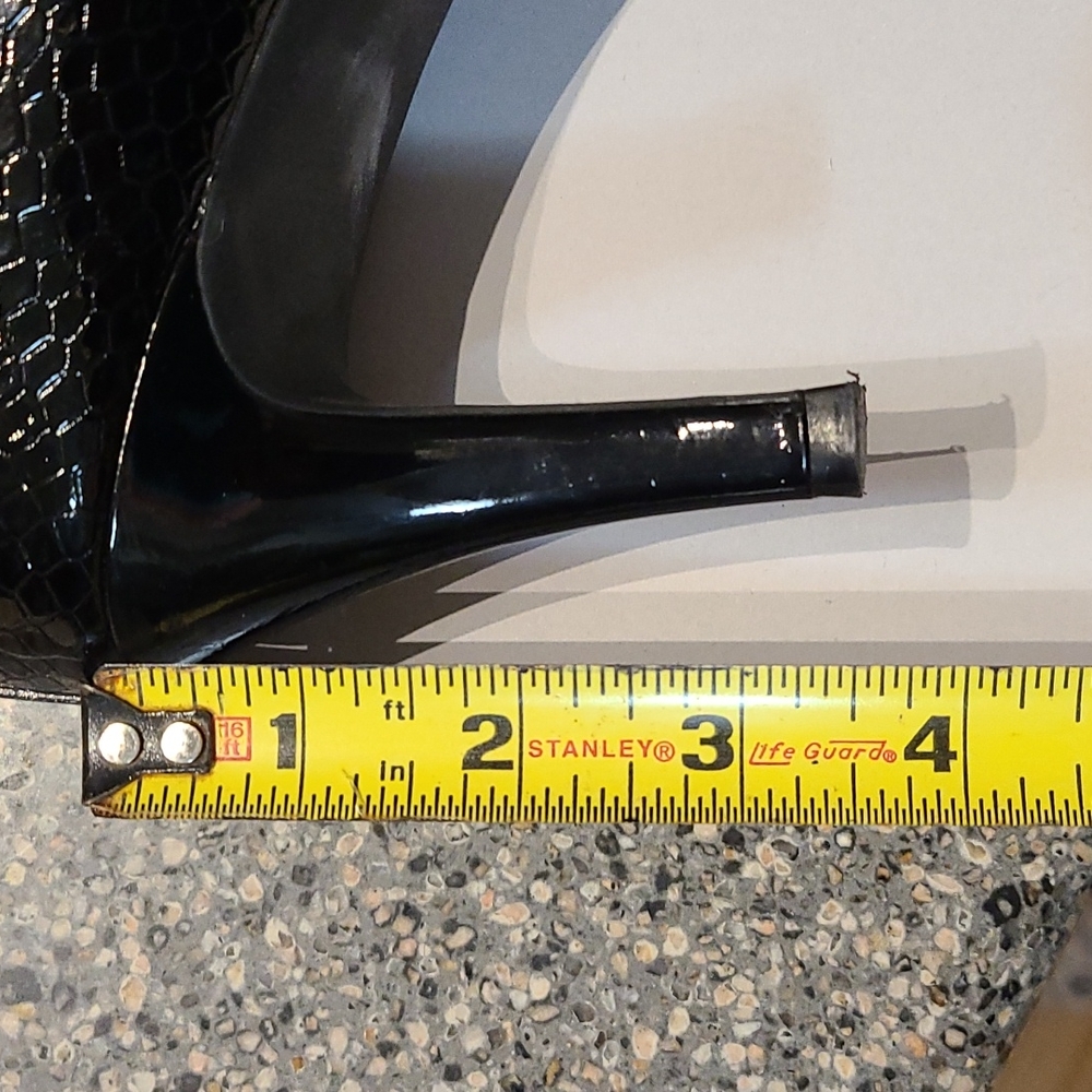 Peep toe Black Patent heels - Picture 7 of 8